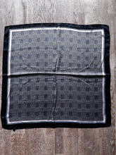 Afbeelding in Gallery-weergave laden, Sjaal van polyester “Fay”