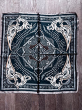 Afbeelding in Gallery-weergave laden, Sjaal van polyester “Jade”