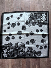 Afbeelding in Gallery-weergave laden, Sjaal van polyester “Lola”