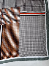 Afbeelding in Gallery-weergave laden, Sjaal van polyester “Kaya”