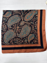 Afbeelding in Gallery-weergave laden, Sjaal van polyester “Brigit”