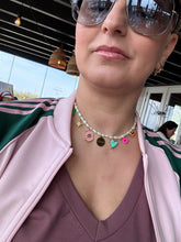 Afbeelding in Gallery-weergave laden, Multicolor parelketting met bedels “Teddy”