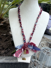 Afbeelding in Gallery-weergave laden, Gevlochten bandana ketting bordeaux/blauw gold “western boot”
