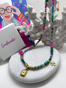 Grove edelsteen ketting met bedel “green/fuchsia”