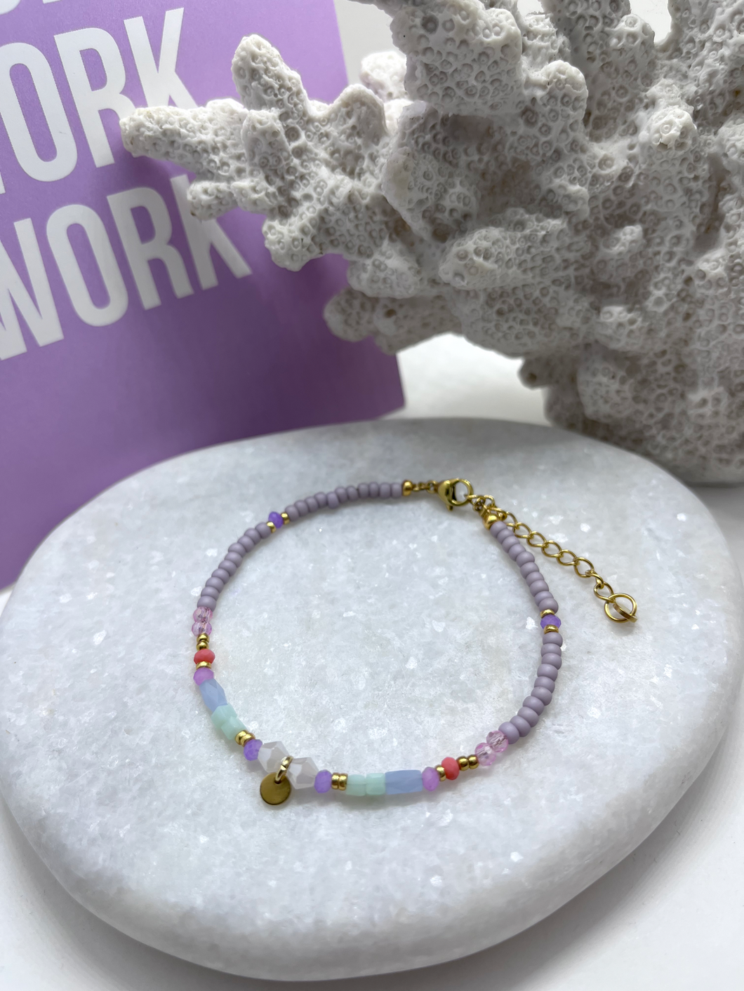 Pastelkleurige kralenarmband “Sandy”
