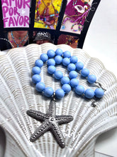 Load image into Gallery viewer, Blauwe kralenketting met grote zeester
