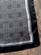 Afbeelding in Gallery-weergave laden, Sjaal van polyester “Fay”
