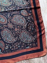 Afbeelding in Gallery-weergave laden, Sjaal van polyester “Nadia”
