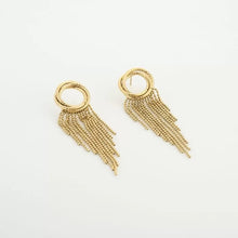 Afbeelding in Gallery-weergave laden, Stainless steel short fringe oorbellen gold “Belle”
