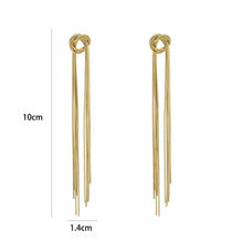 Load image into Gallery viewer, Stainless steel long golden fringe oorbellen “Jean”
