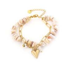 Afbeelding in Gallery-weergave laden, Ecru Chipstone armband met Stainless steel hart bedel
