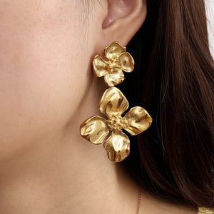 Stainless steel double flower oorbellen “gold”