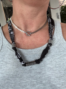 Bandana ketting Black met strik, 2 manieren draagbaar