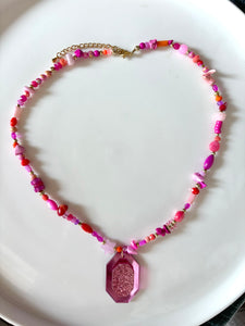 Fuchsia kralenketting met mirror bedel silver