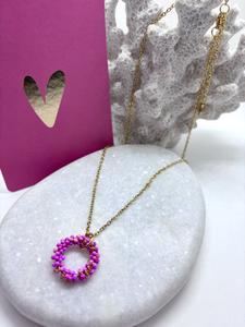 Stainless steel fijne ketting met roze bedel