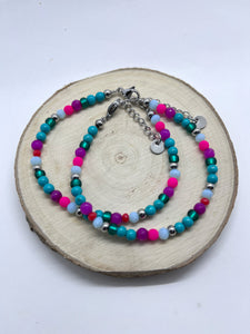 Zilverkleurige kralenarmband “green”