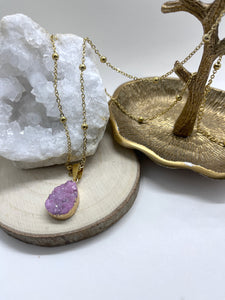 Stainless steel ketting met roze druzy natuursteen hanger