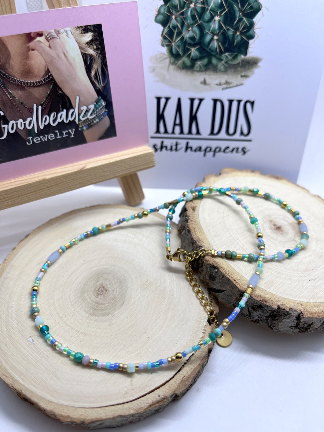 Korte fijne kralenketting met Miyuki kralen “green/mint”