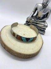 Load image into Gallery viewer, Zilverkleurige stainless steel armband met Aztec symbolen &quot;Navajo&quot;
